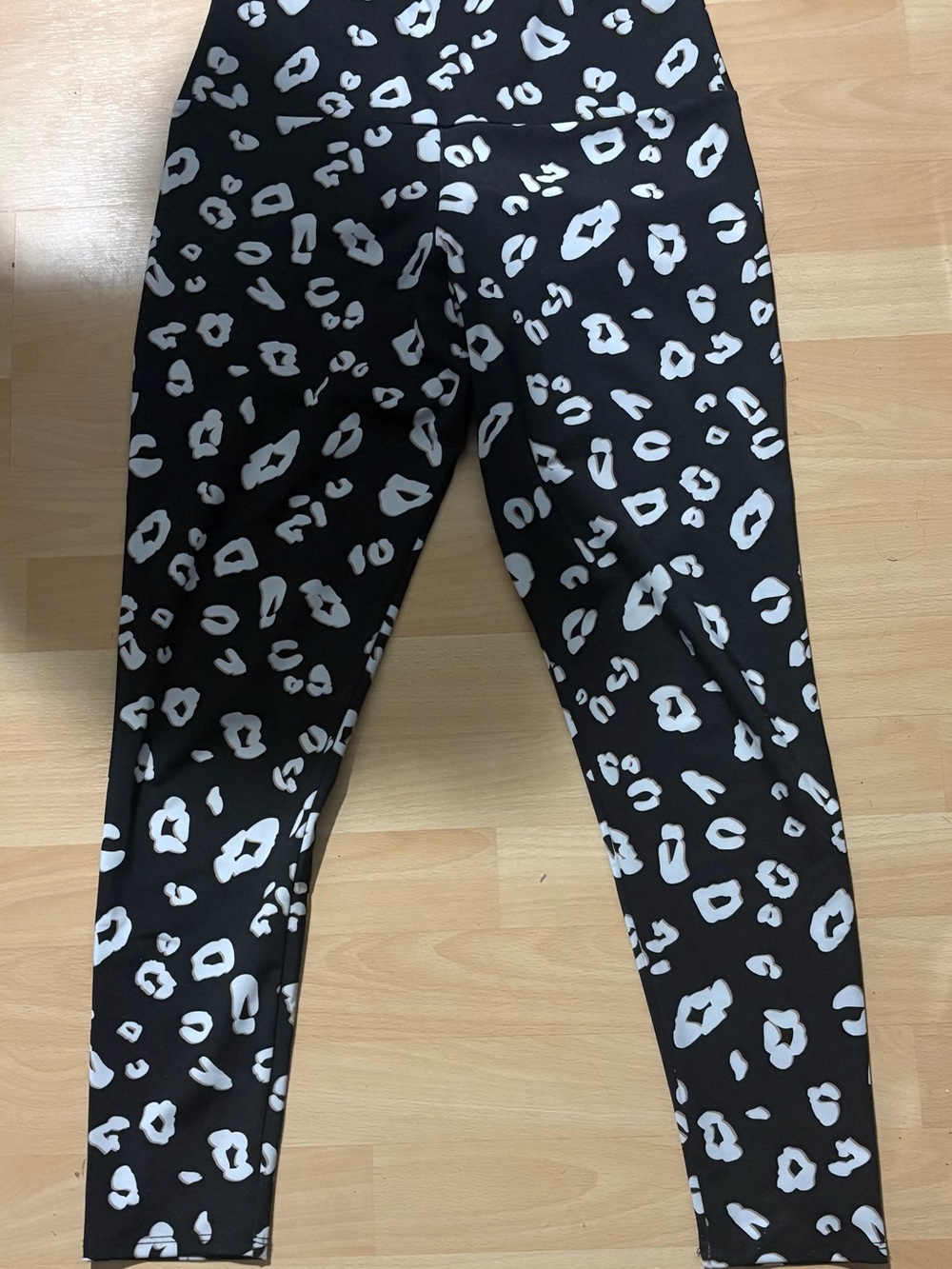 Onzie Black and White Leopard Print Leggings for Women